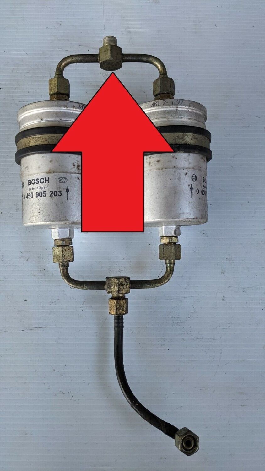 Ferrari 308 FUEL LINE THAT JOINTS BOTH FUEL FILTERS UPPER