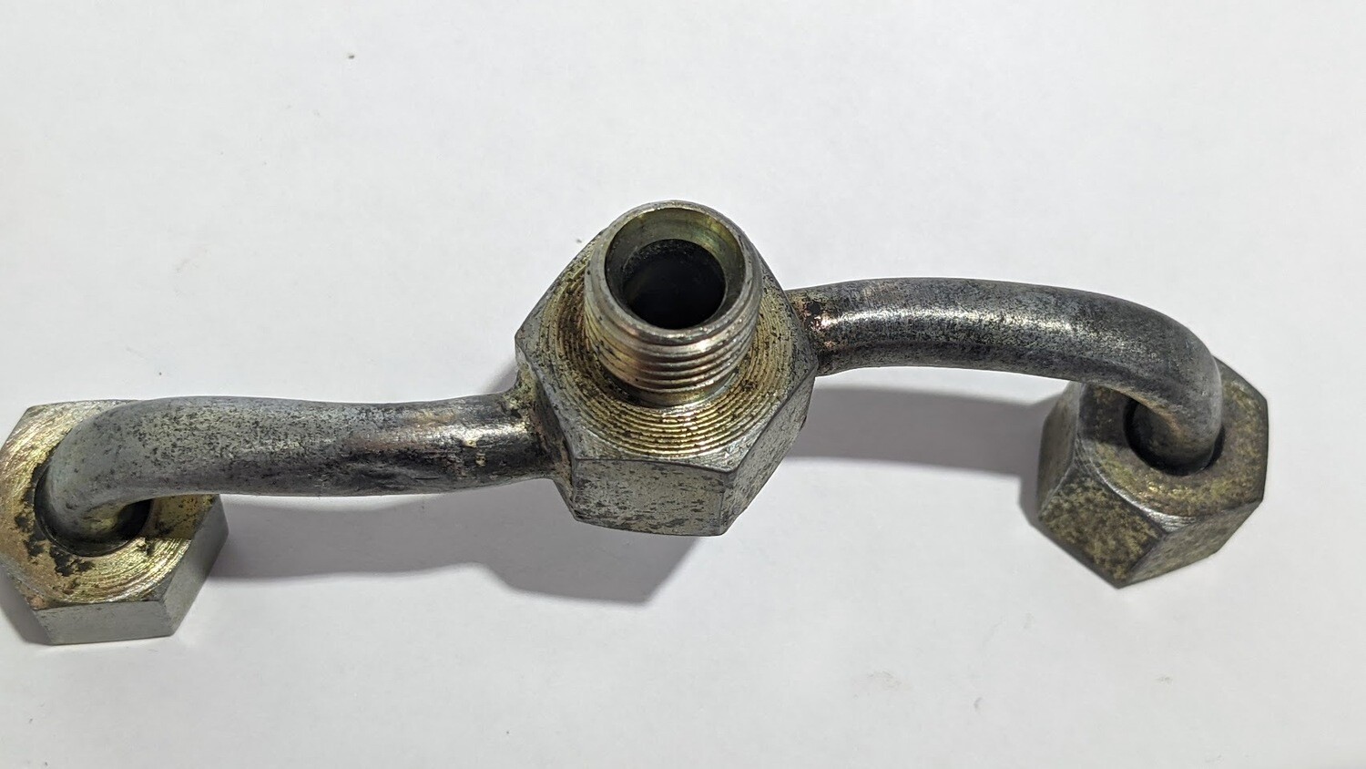 Ferrari 308 FUEL LINE THAT JOINTS BOTH FUEL FILTERS UPPER