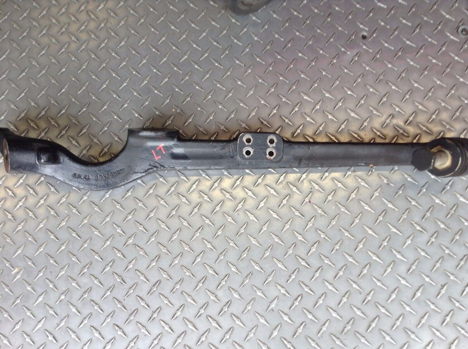81 - 91 ROLLS-ROYCE SILVER SPUR LEFT FRONT CONTROL ARM