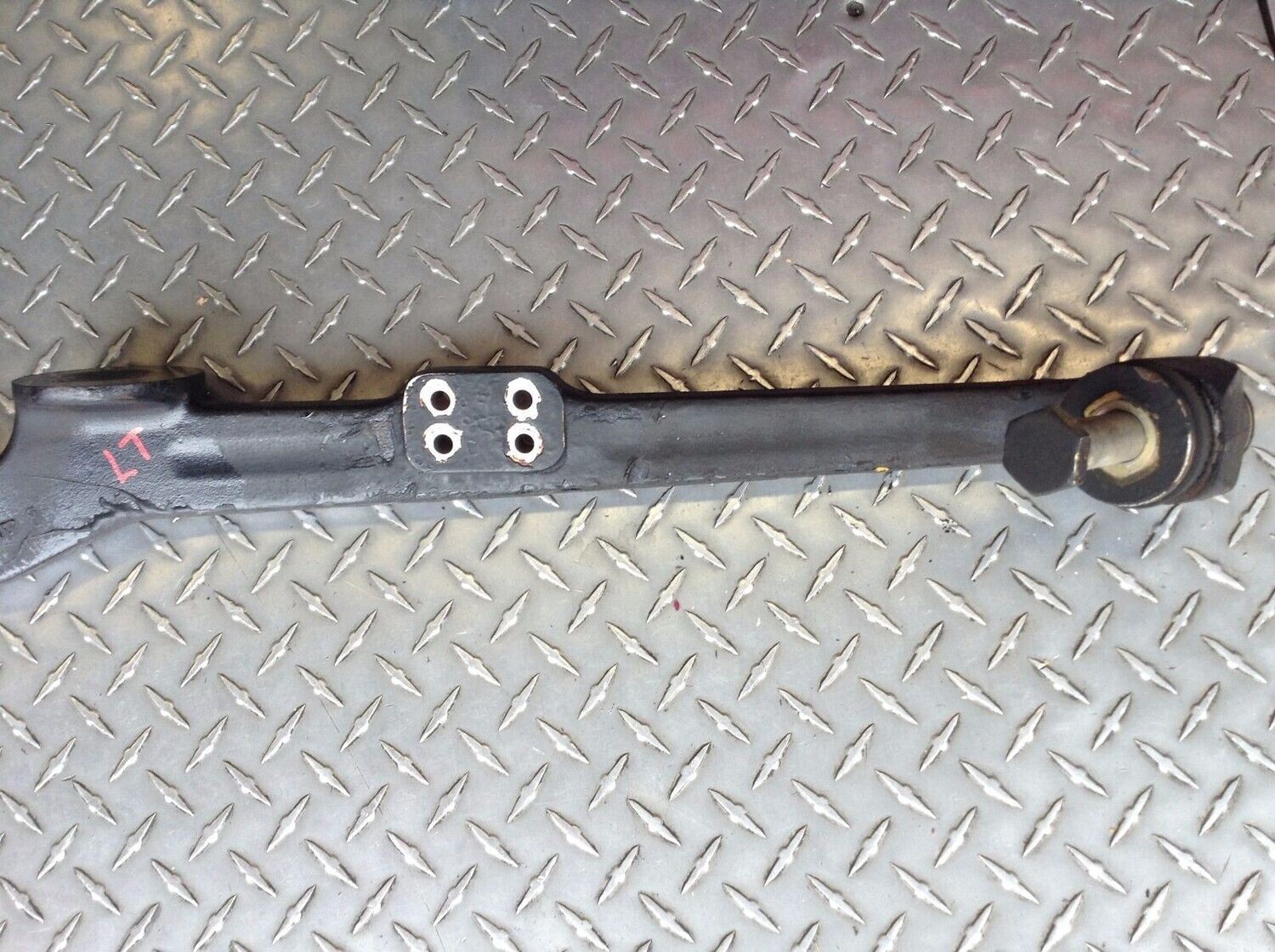 81 - 91 ROLLS-ROYCE SILVER SPUR LEFT FRONT CONTROL ARM
