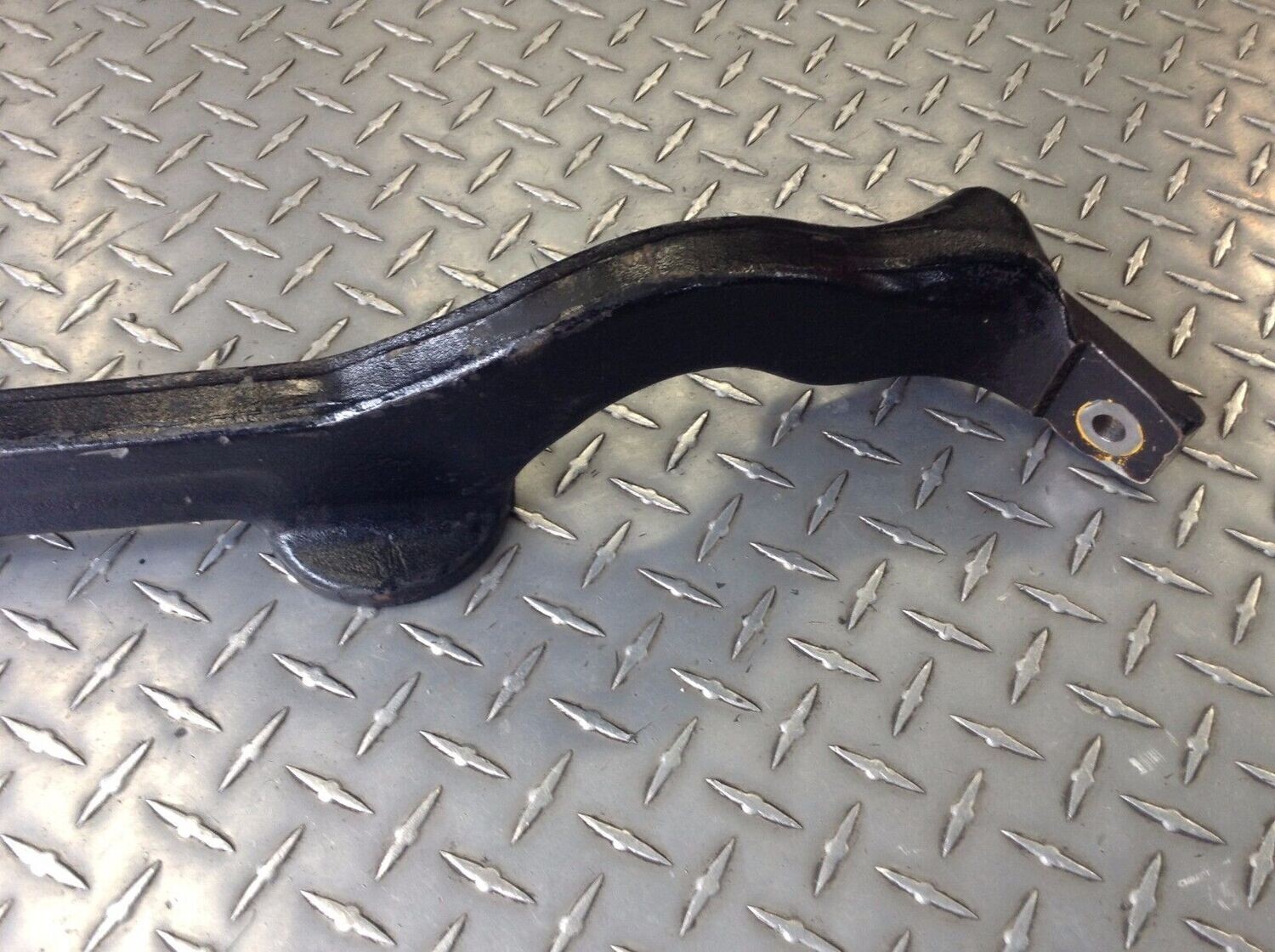 81 - 91 ROLLS-ROYCE SILVER SPUR RIGHT  FRONT  CONTROL ARM w/ BUSHING AND BOLT