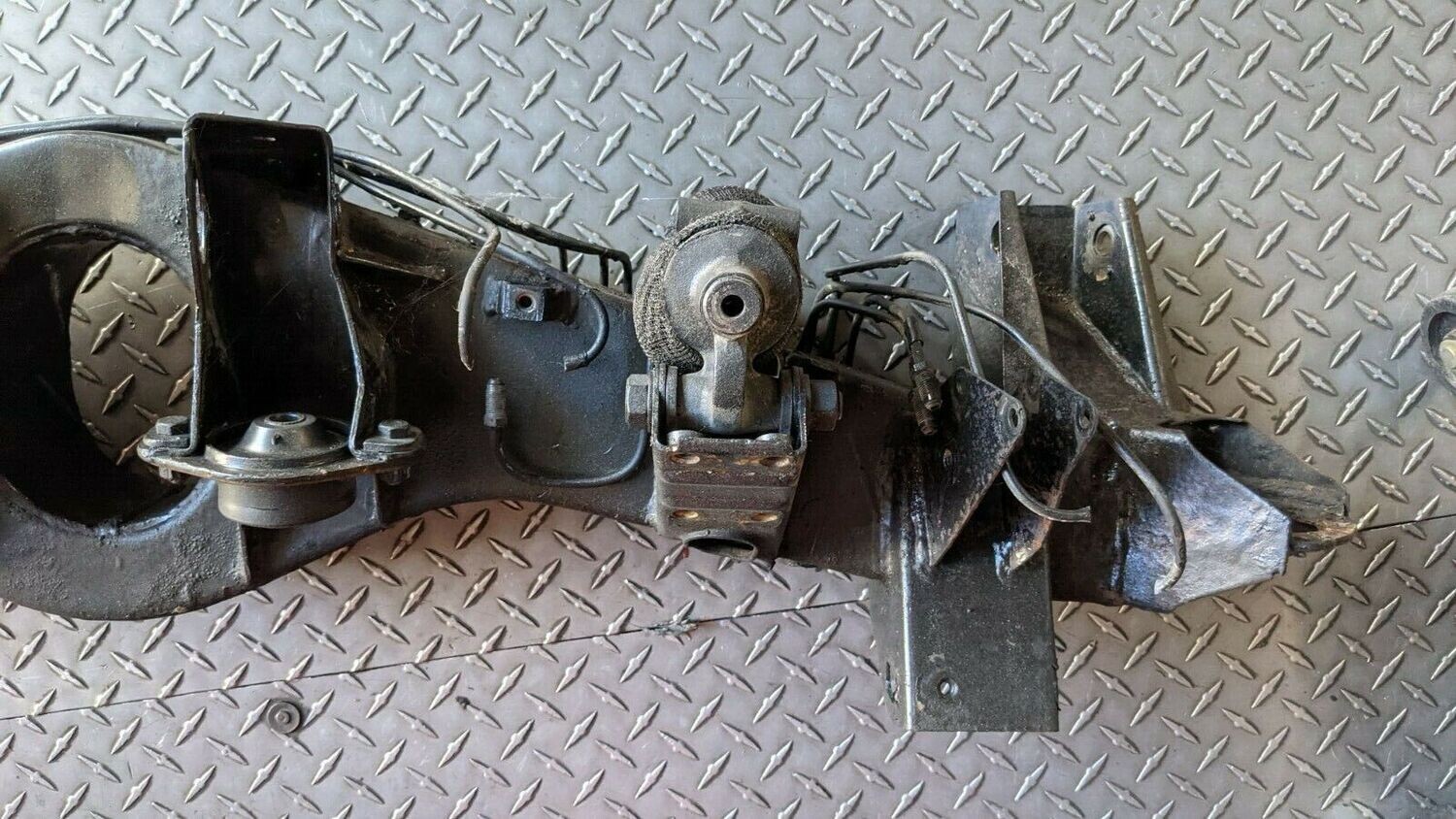 Rolls Royce Silver Shadow Corniche Camargue rear subframe crossmember UR20495