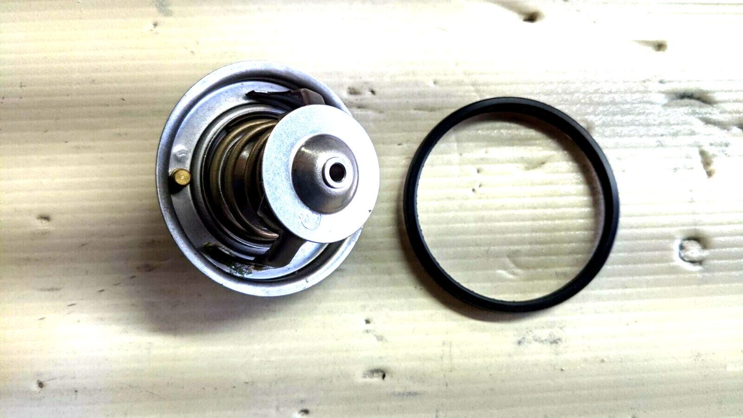 Bentley Azure Brooklands part thermostat and gasket NEW PG100298PB 07V121171