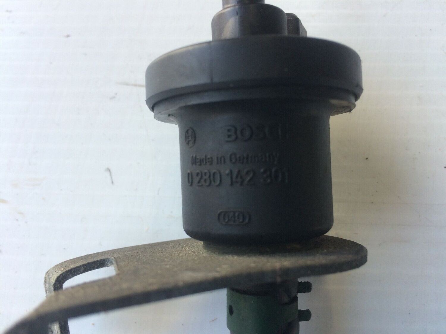 ROLLS ROYCE SPUR BENTLEY CORNICHE AZURE EMISSION CANISTER purge valve UE74939
