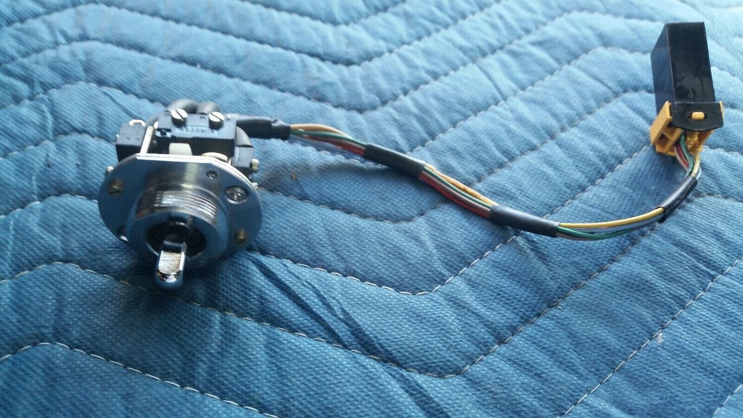 BENTLEY TURBO R ROLLS ROYCE SILVER SPUR LEFT OR RIGHT MIRROR SWITCH UD72120