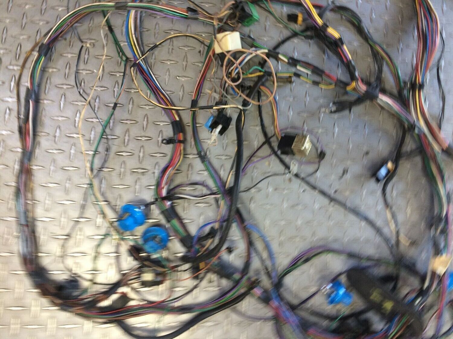 ROLLS ROYCE SILVER SPUR BENTLEY MULSANNE RIGHT REAR AND TAIL WIRING UD70516