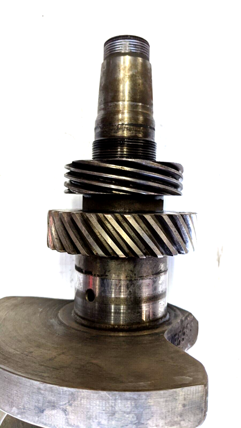 1966 Rolls Royce Silver Shadow engine crankshaft in good condition UE31298