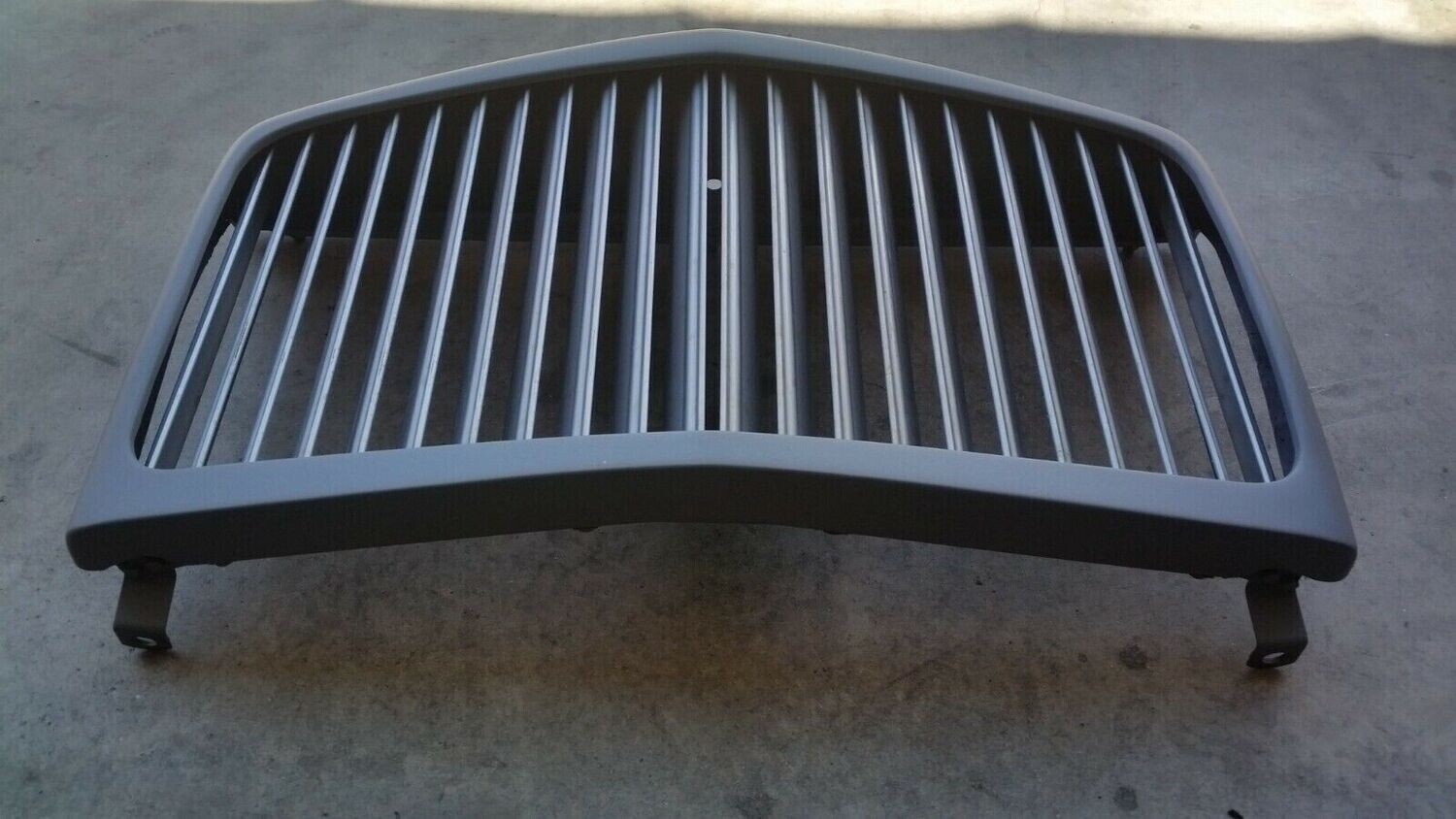 81 to 99 BENTLEY TURBO R L front GRILL COMPLETE VANES SHELL with EMBLEM primed