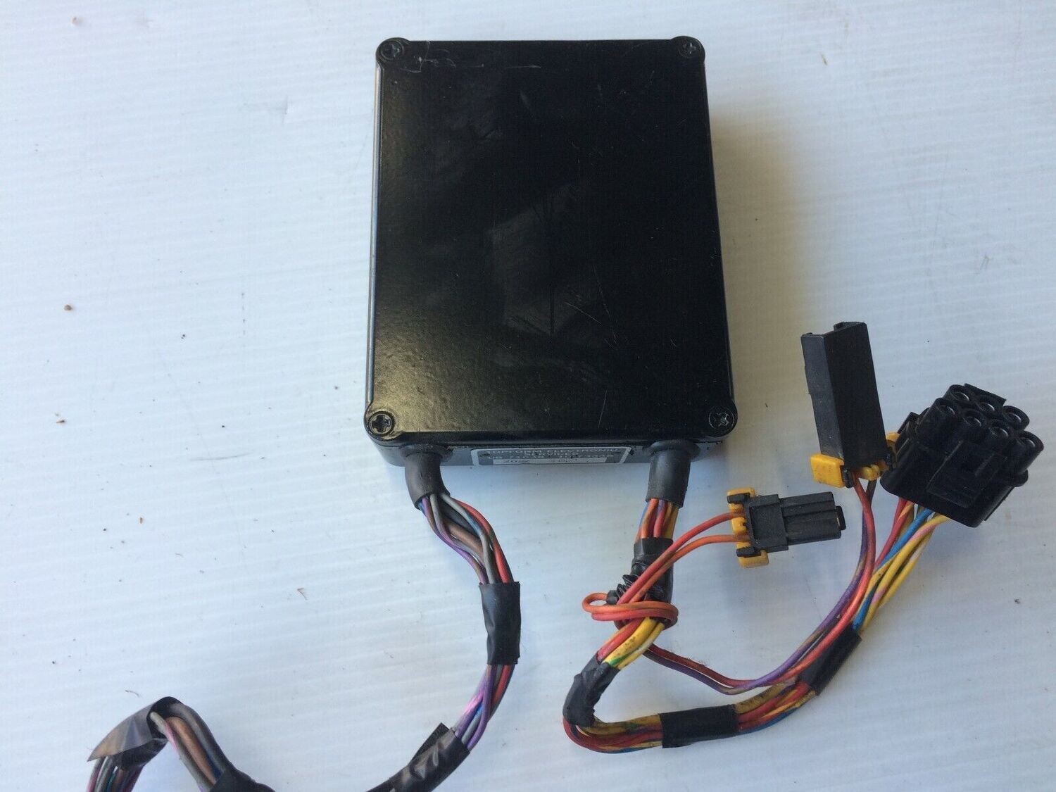 ROLLS ROYCE SILVER BENTLEY MULSANNE LEFT front seat belt CONTROL UNIT UB71638