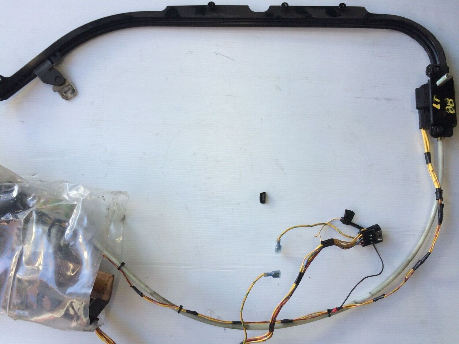 ROLLS ROYCE SILVER BENTLEY MULSANNE LEFT front seat belt retractable headliner