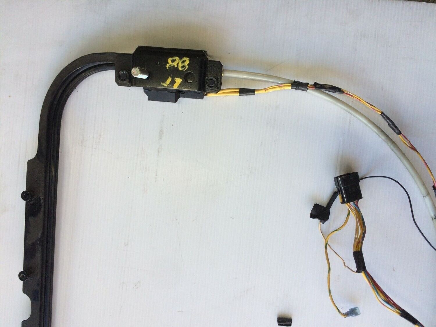 ROLLS ROYCE SILVER BENTLEY MULSANNE LEFT front seat belt retractable headliner