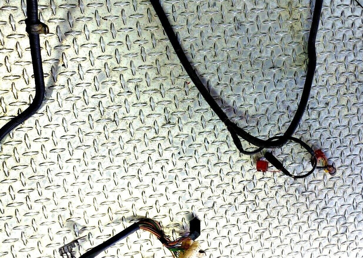 FERRARI 348 PARTS M0089337 FRONT NOSE CABLE TO HEADLIGHT HARNESS 139573