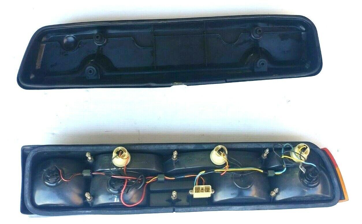 FERRARI 348 PARTS  LEFT TAIL LIGHT BRAKE LIGHT ASSEMBLY 140419
