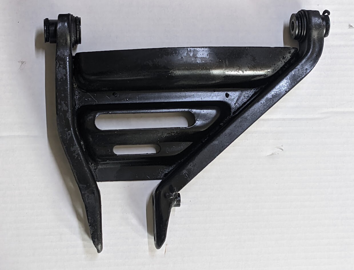 FERRARI 308 PARTS FRONT LOWER CONTROL A ARM RIGHT SIDE LEVER 104401