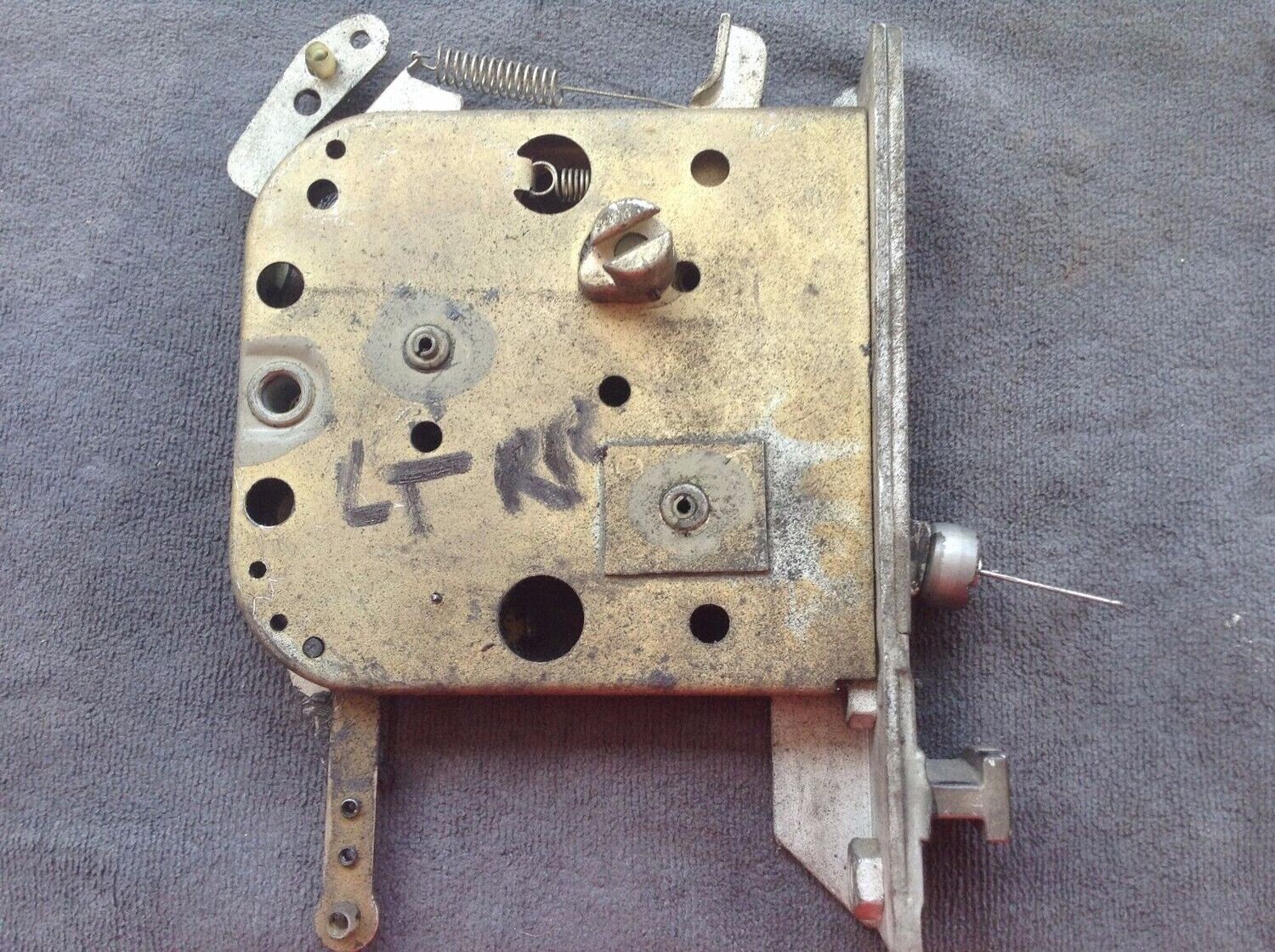 65 - 80 ROLLS ROYCE SILVER SHADOW left DOOR LOCK LATCH FT OR RR RH2567