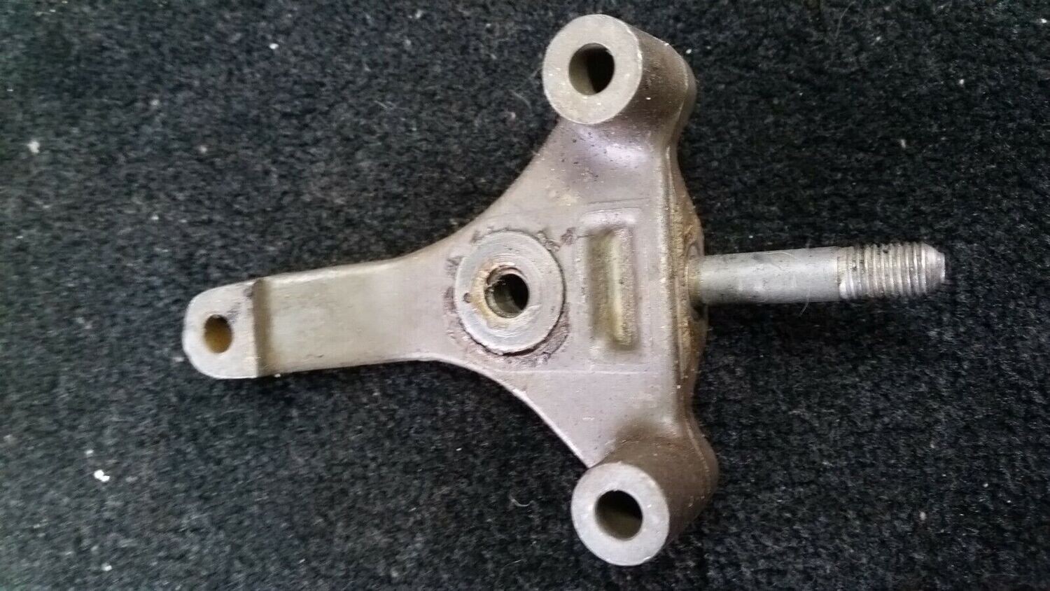 65 - 80 ROLLS ROYCE SILVER SHADOW ANY SIDE WINDOW REGULATOR Y support bracket