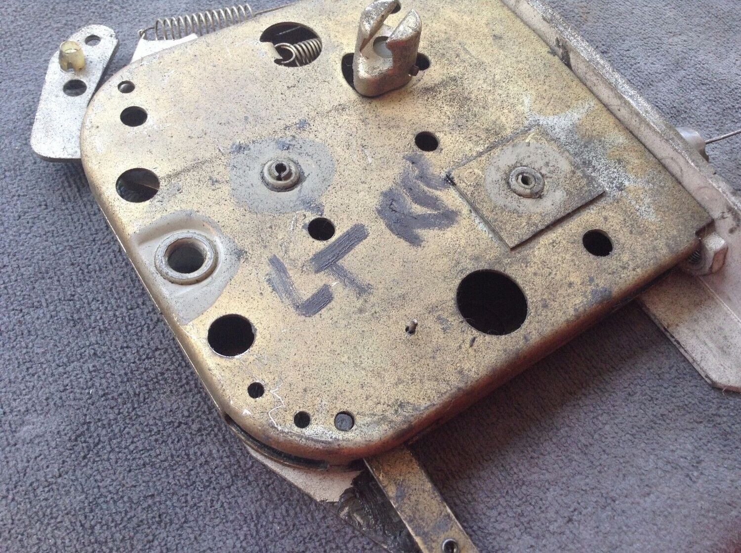 65 - 80 ROLLS ROYCE SILVER SHADOW left DOOR LOCK LATCH REAR UB32472