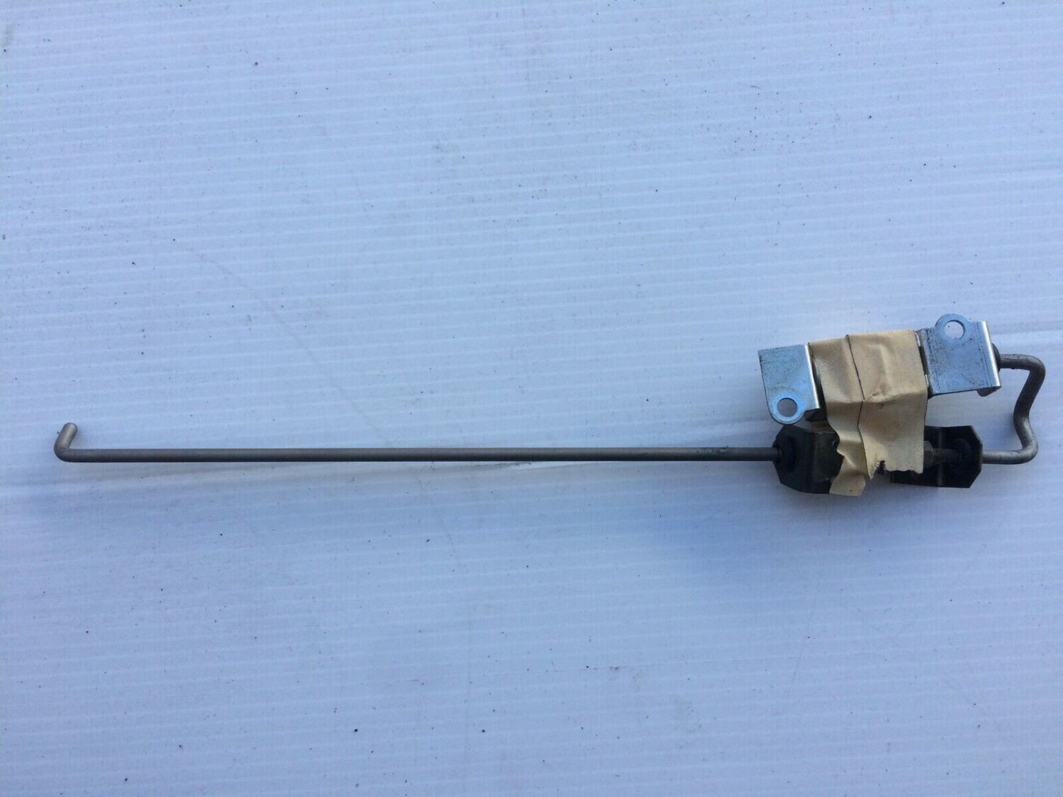 ROLLS-ROYCE SILVER SPUR UNDER DASH FUSE BOX ACCESS DOOR LID rod lock UB34851