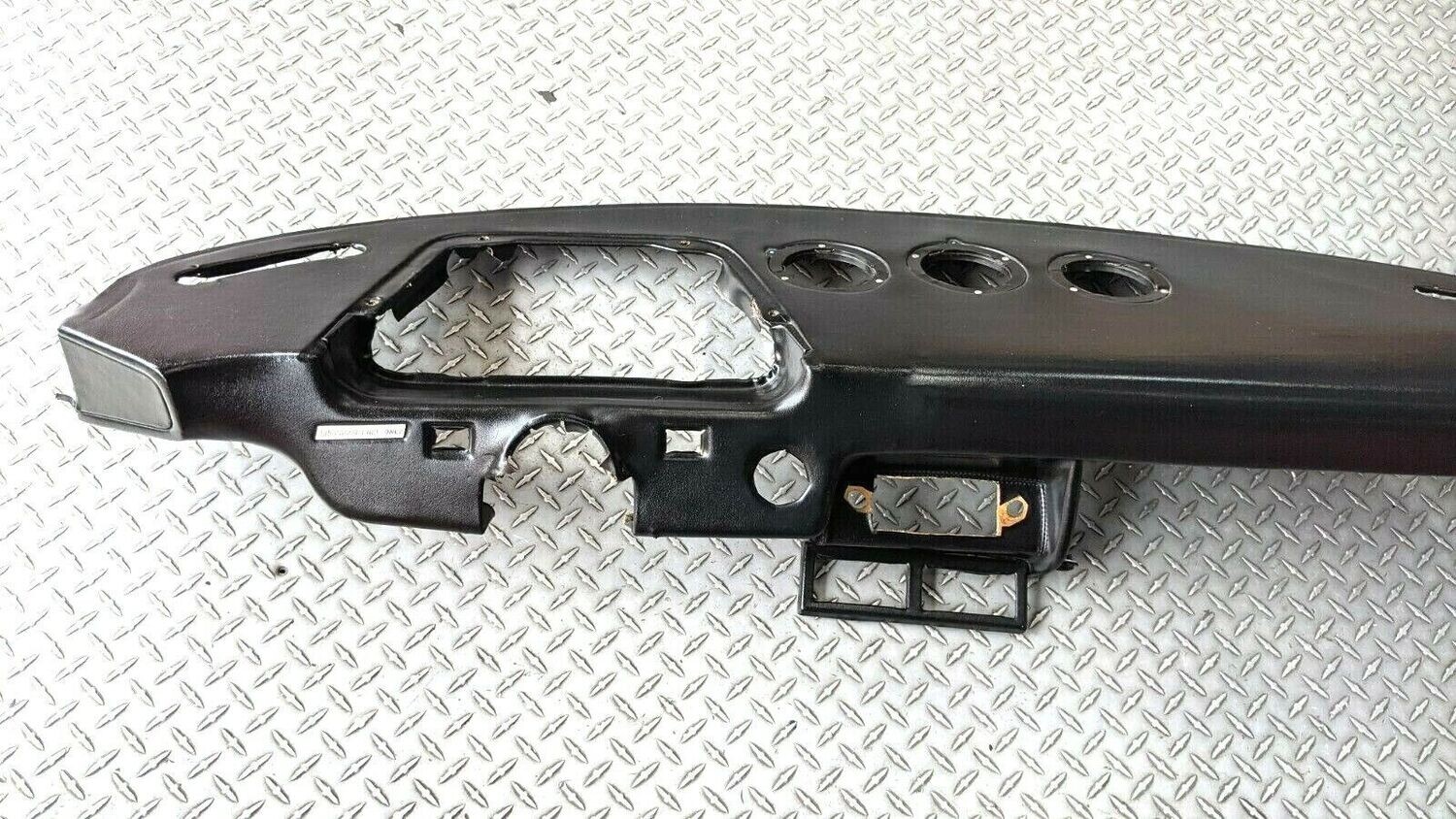 FERRARI 308 GTSi INTERIOR part BLACK DASHBOARD EXCELLENT CONDITION 60303500