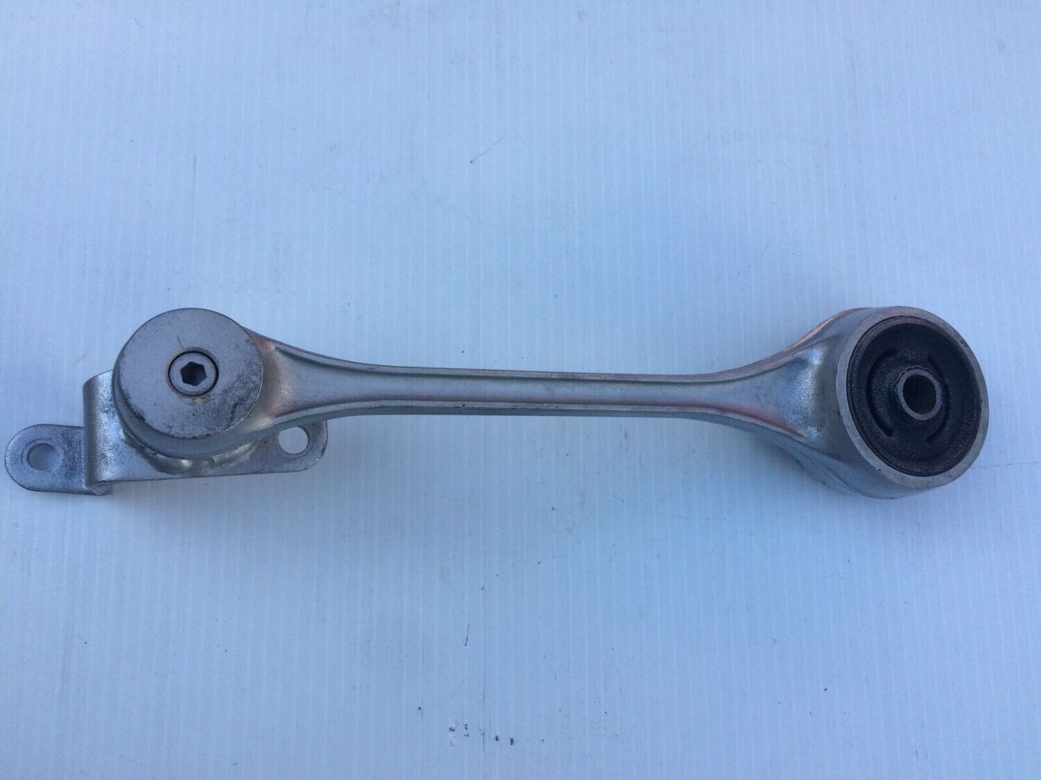 81 to 83 ROLLS ROYCE SILVER spirit SPUR ENGINE motor MOUNT TRACK ROD