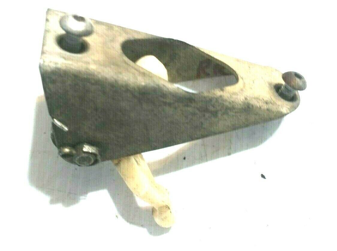 65 - 80 ROLLS ROYCE SILVER SHADOW left REAR DOOR LOCK TO HANDLE UB13567