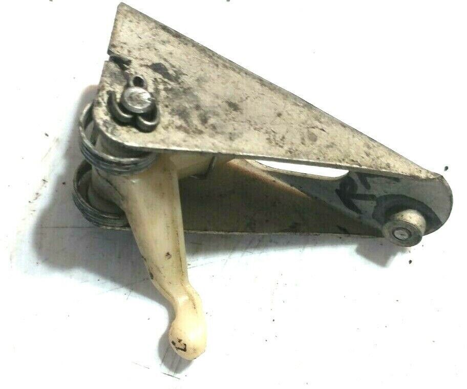 65 - 80 ROLLS ROYCE SILVER SHADOW RIGHT REAR DOOR LOCK TO HANDLE UB13566
