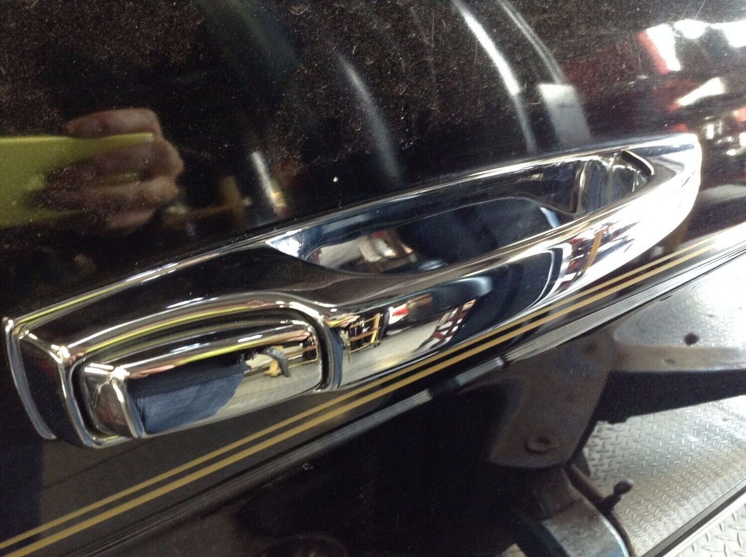 81 - 98 ROLLS ROYCE SILVER SPUR RIGHT REAR DOOR HANDLE