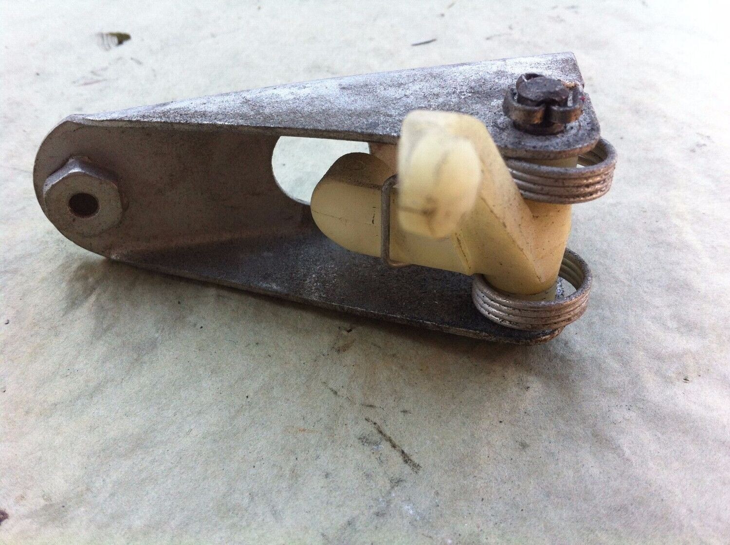 65 - 80 ROLLS ROYCE SILVER SHADOW RIGHT REAR OUTER DOOR HANDLE LEVER