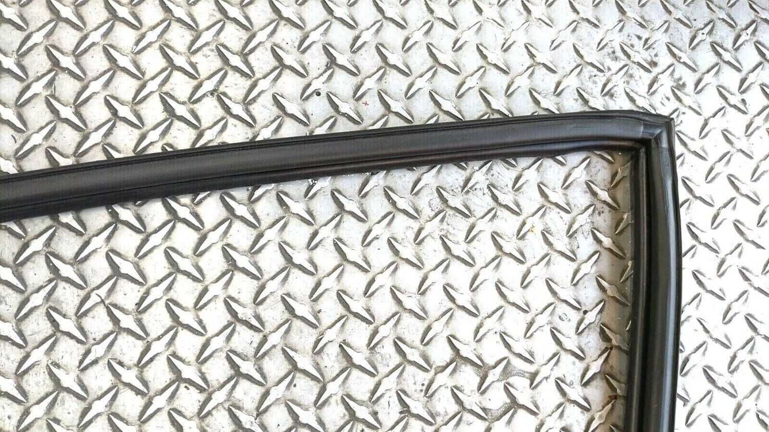 FERRARI 360 F430 SPIDER PARTS 125789 FRONT TRUNK SEAL ON BODY