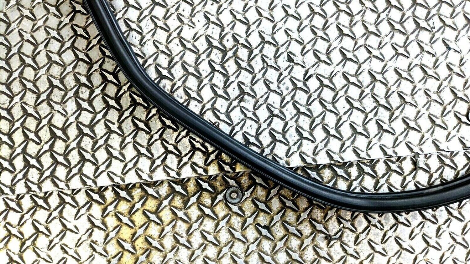 FERRARI 360 F430 SPIDER PARTS 125789 FRONT TRUNK SEAL ON BODY