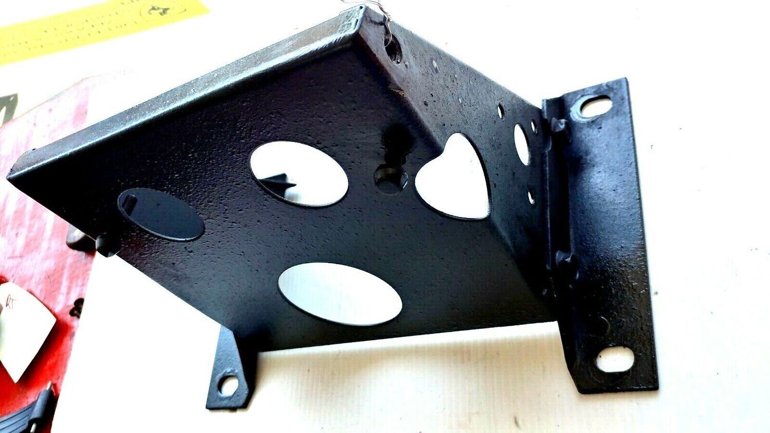 RELIST FERRARI 308 GTSi RIGHT HEADLIGHT CARRIER SUPPORT 60648000