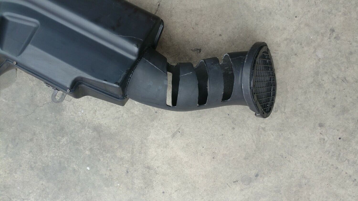FERRARI 360 SPIDER PARTS air INTAKE TRUNKING TUBE CONVEYOR 182470