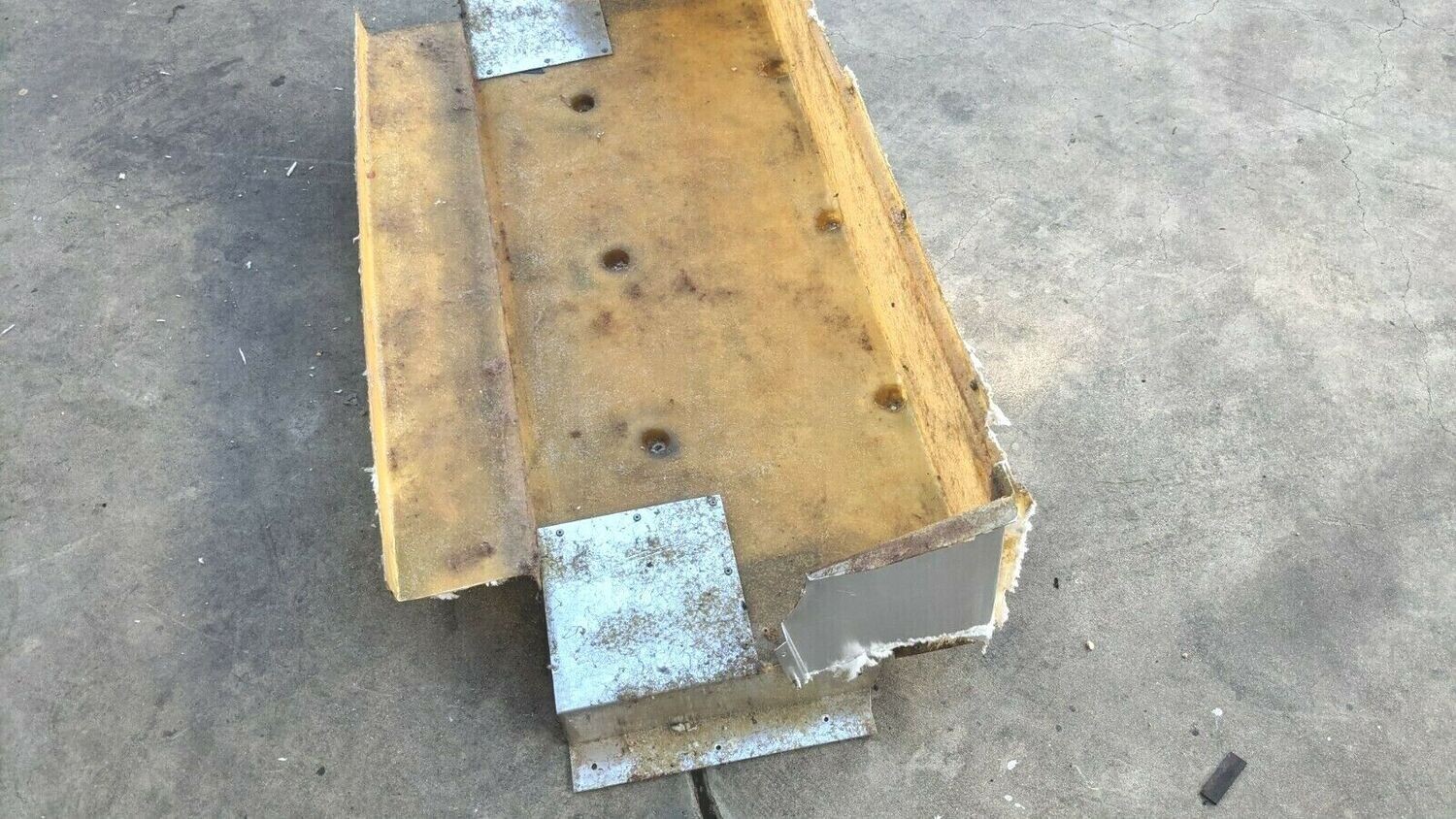 FERRARI 308 PARTS GTS rear trunk luggage COMPARTMENT HEAT INSULATION 60727300