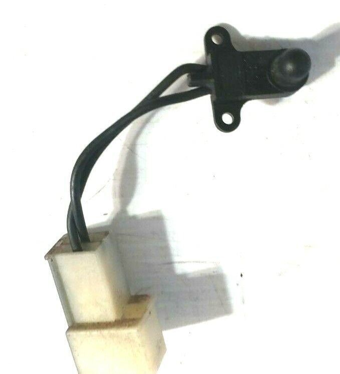 FERRARI 348 PARTS AIR TEMP SENSOR AT HEATER BOX 63306900