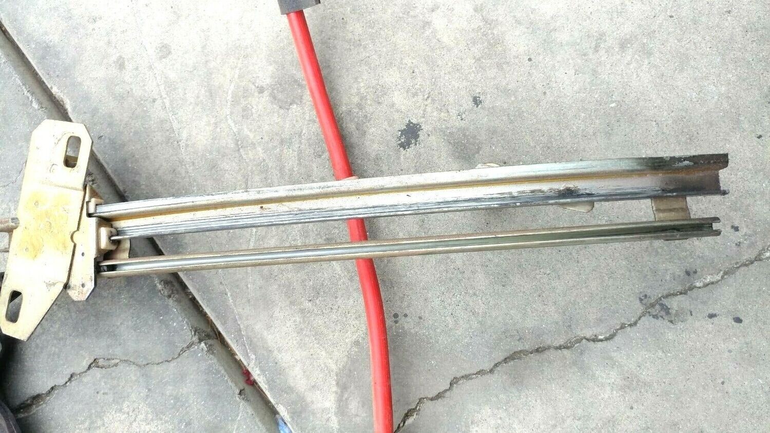 FERRARI 348 PARTS RIGHT DOOR WINDOW REGULATOR WITH MOTOR 62107200