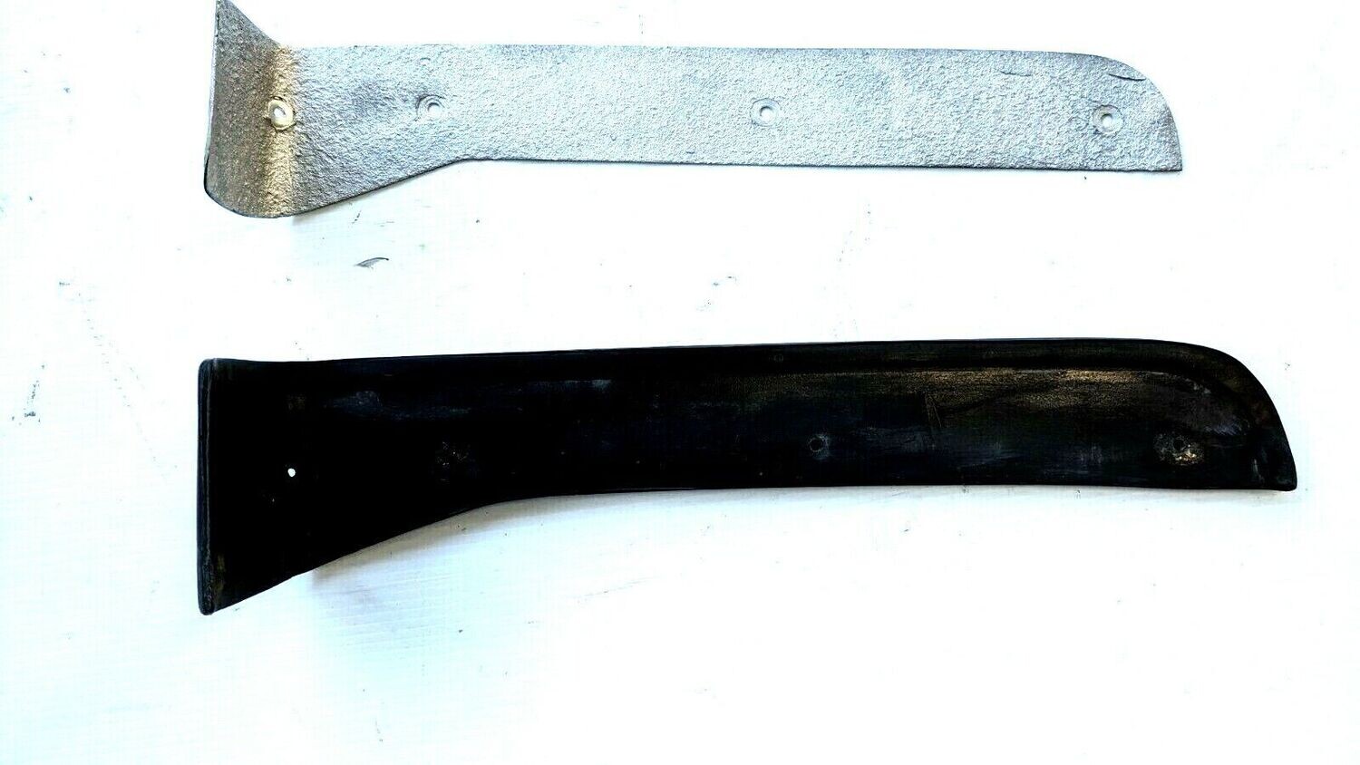 FERRARI 308 GTSi REAR BUMPER USA MODEL LEFT GUARD MOULDING EYEBROW