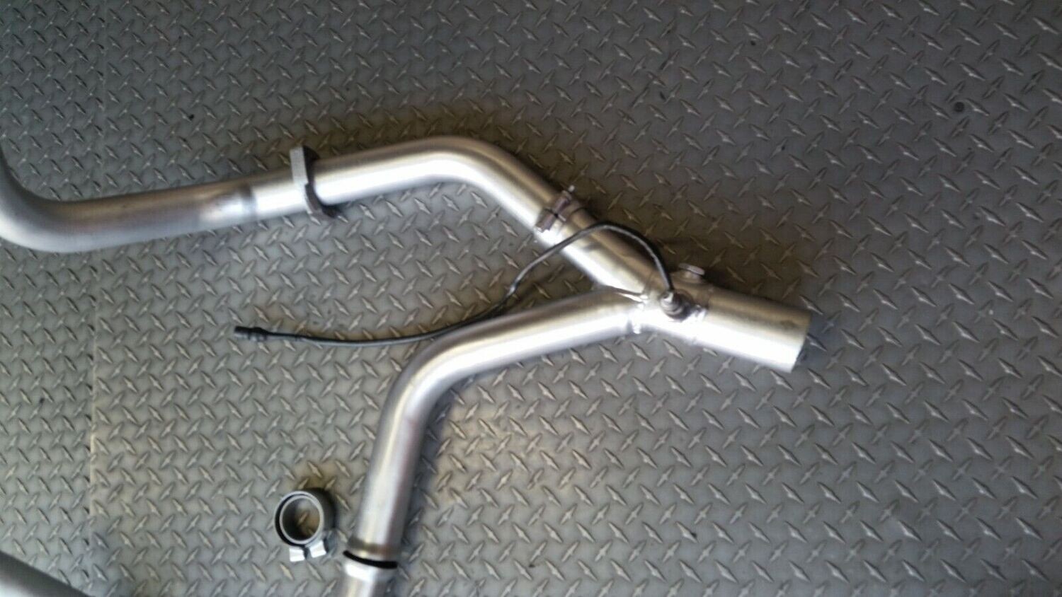 88 - 91 ROLLS ROYCE SILVER SPUR EXHAUST DOWN Y PIPE WITH O2 SENSOR UE70986