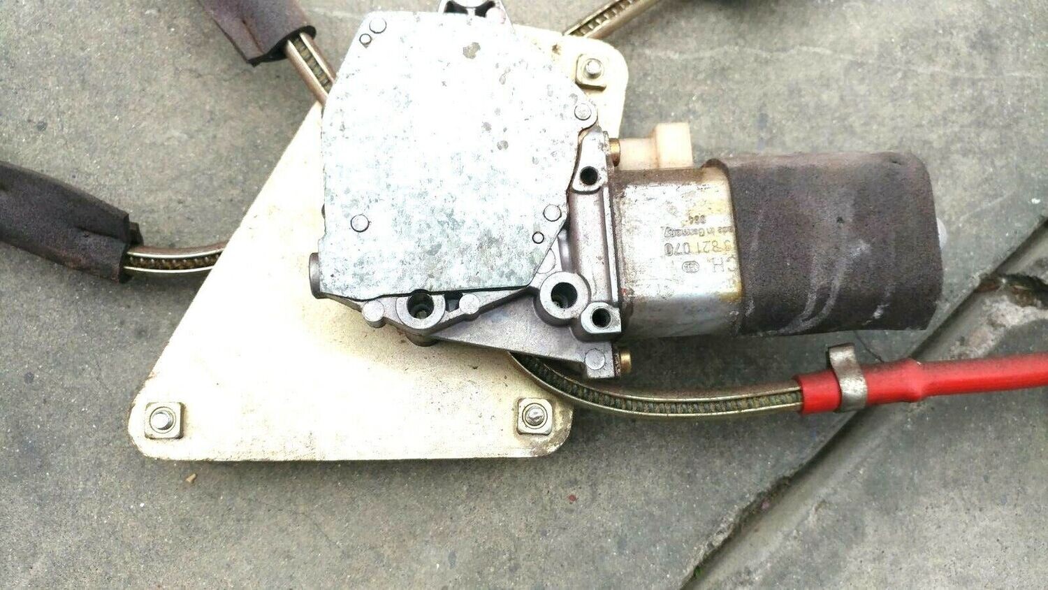FERRARI 348 PARTS RIGHT DOOR WINDOW REGULATOR WITH MOTOR 62107200