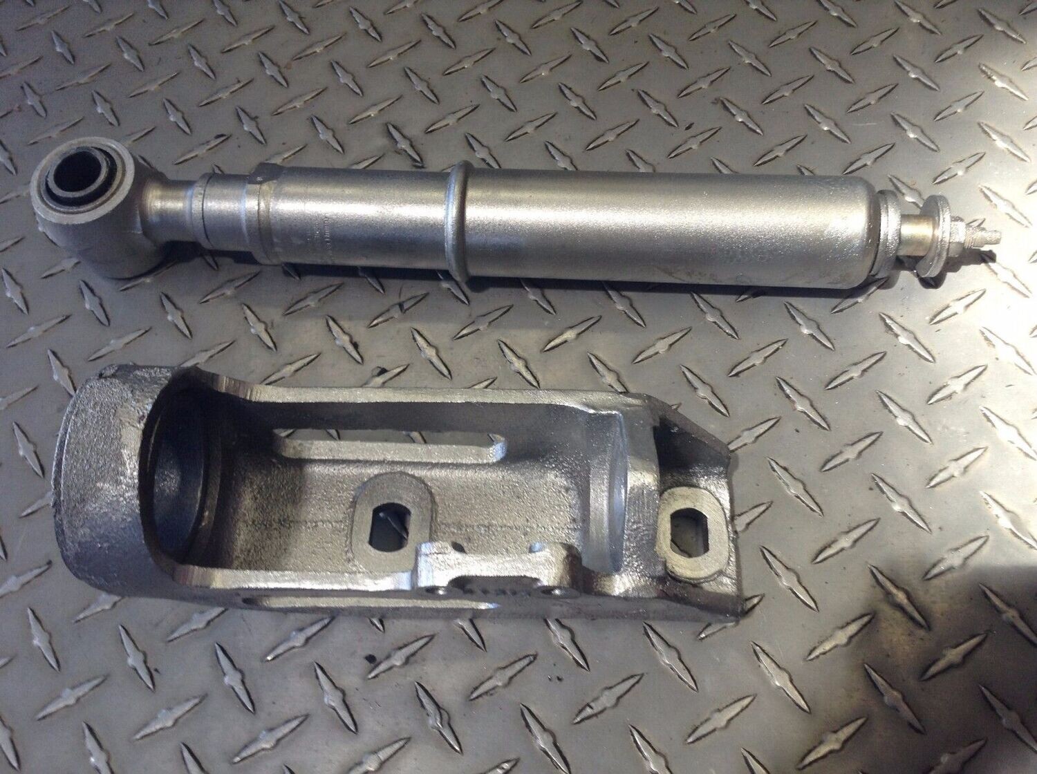 65 - 80 ROLLS ROYCE SILVER SHADOW RIGHT FRONT BUMPER SHOCK ABSORBERS SET