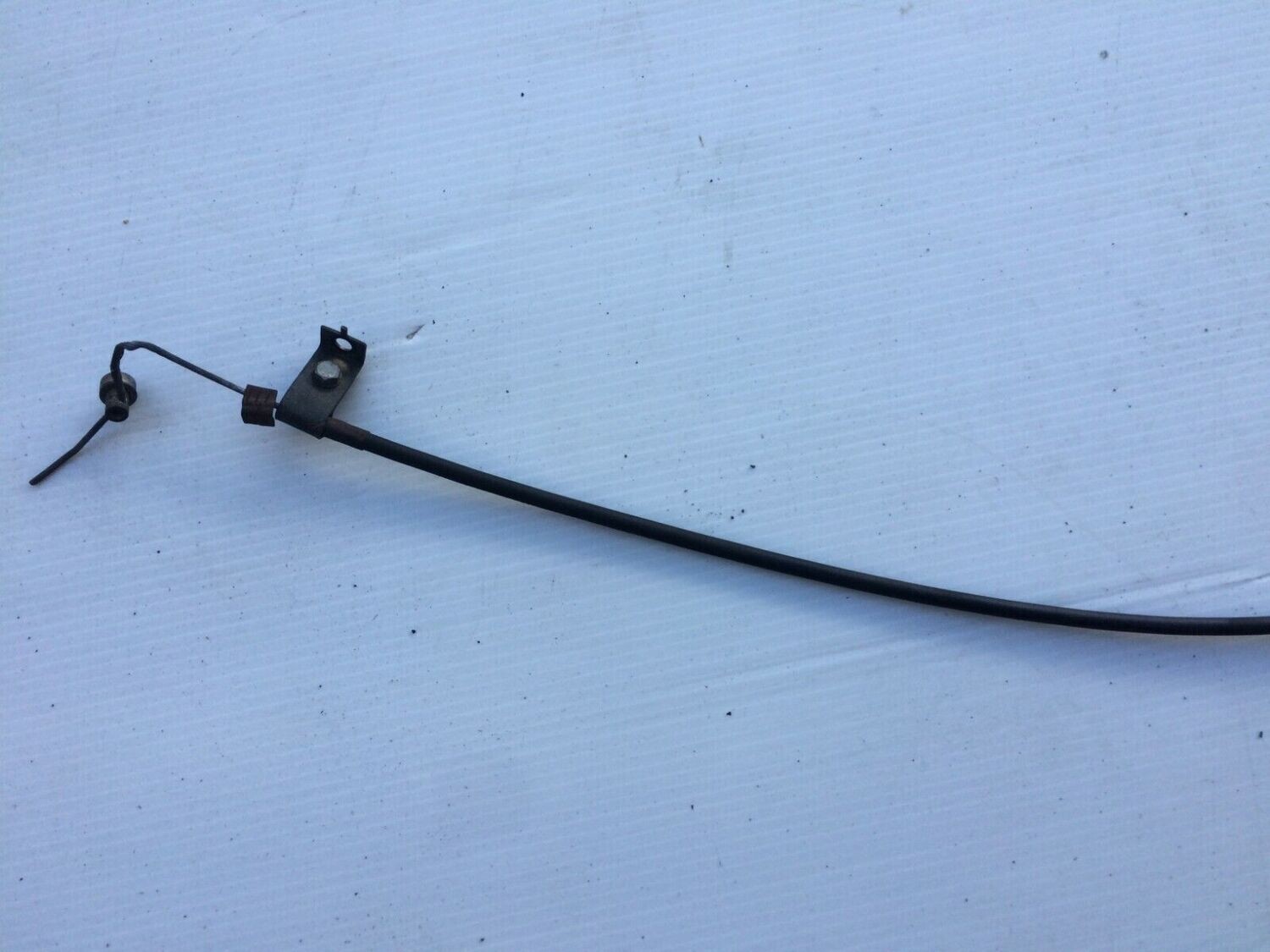 81 - 91 ROLLS ROYCE SILVER SPUR BENTLEY MULSANNE HOOD RELEASE CABLE UR20971