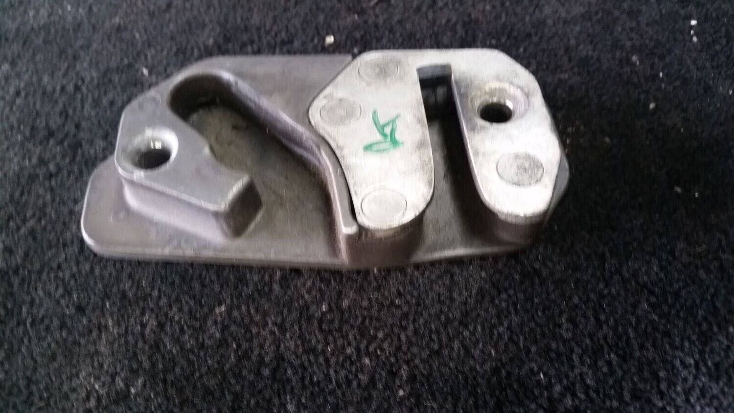 65 - 80 ROLLS ROYCE SILVER SHADOW RIGHT DOOR front rear latch UB19262 STRIKER CATCH