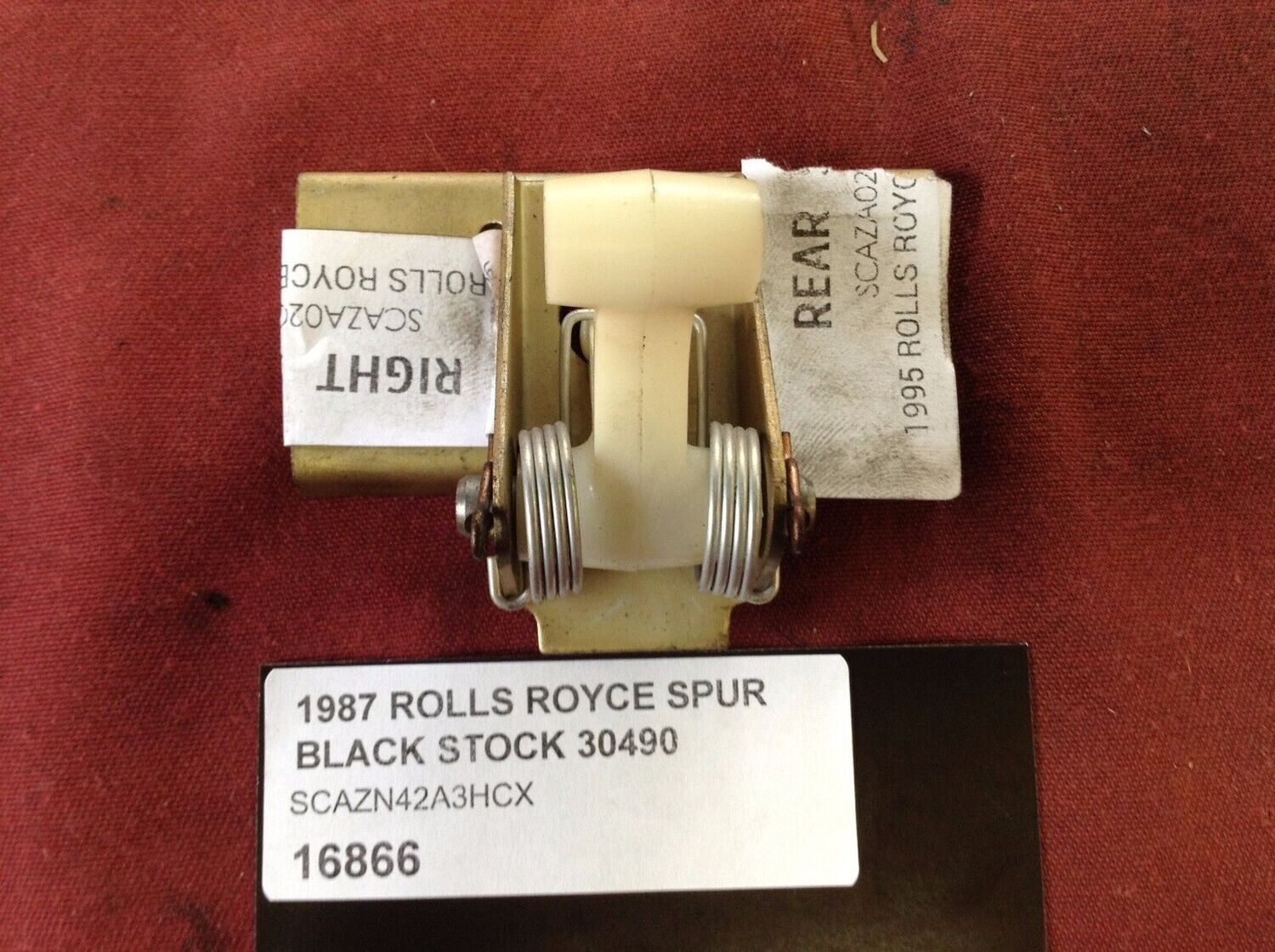 81 - 98 ROLLS ROYCE SILVER SPUR RIGHT REAR DOOR LEVER