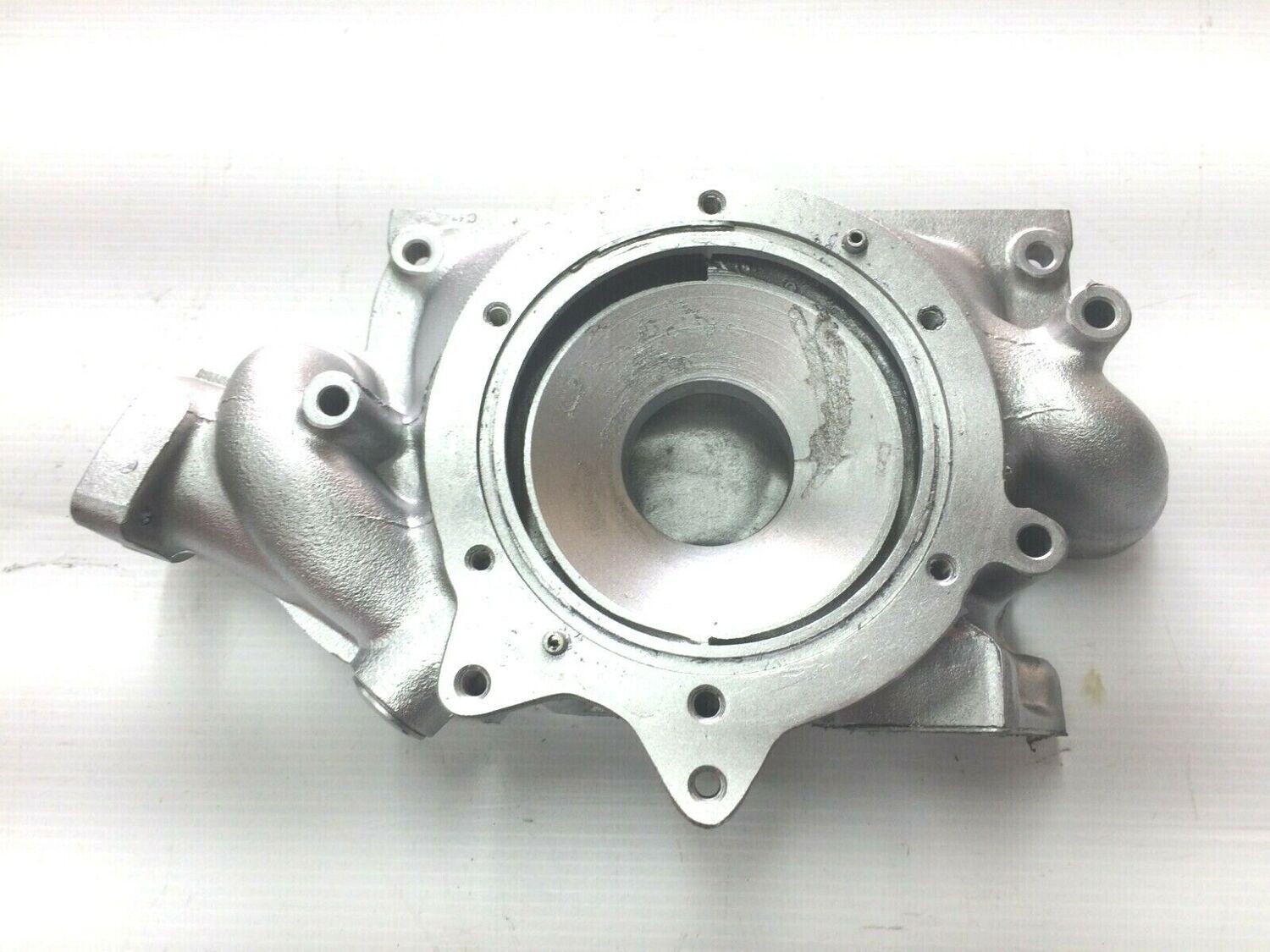BENTLEY ROLLS ROYCE SILVER SPUR coolant water pump base housing volute UE46058