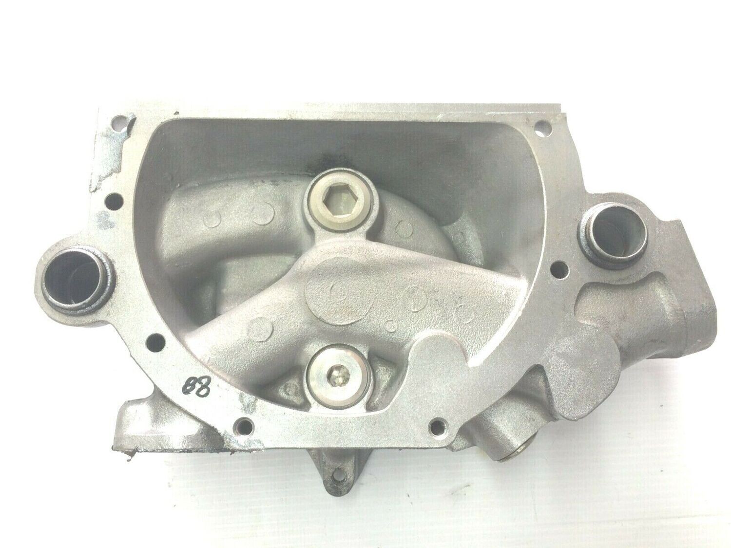 BENTLEY ROLLS ROYCE SILVER SPUR coolant water pump base housing volute UE46058