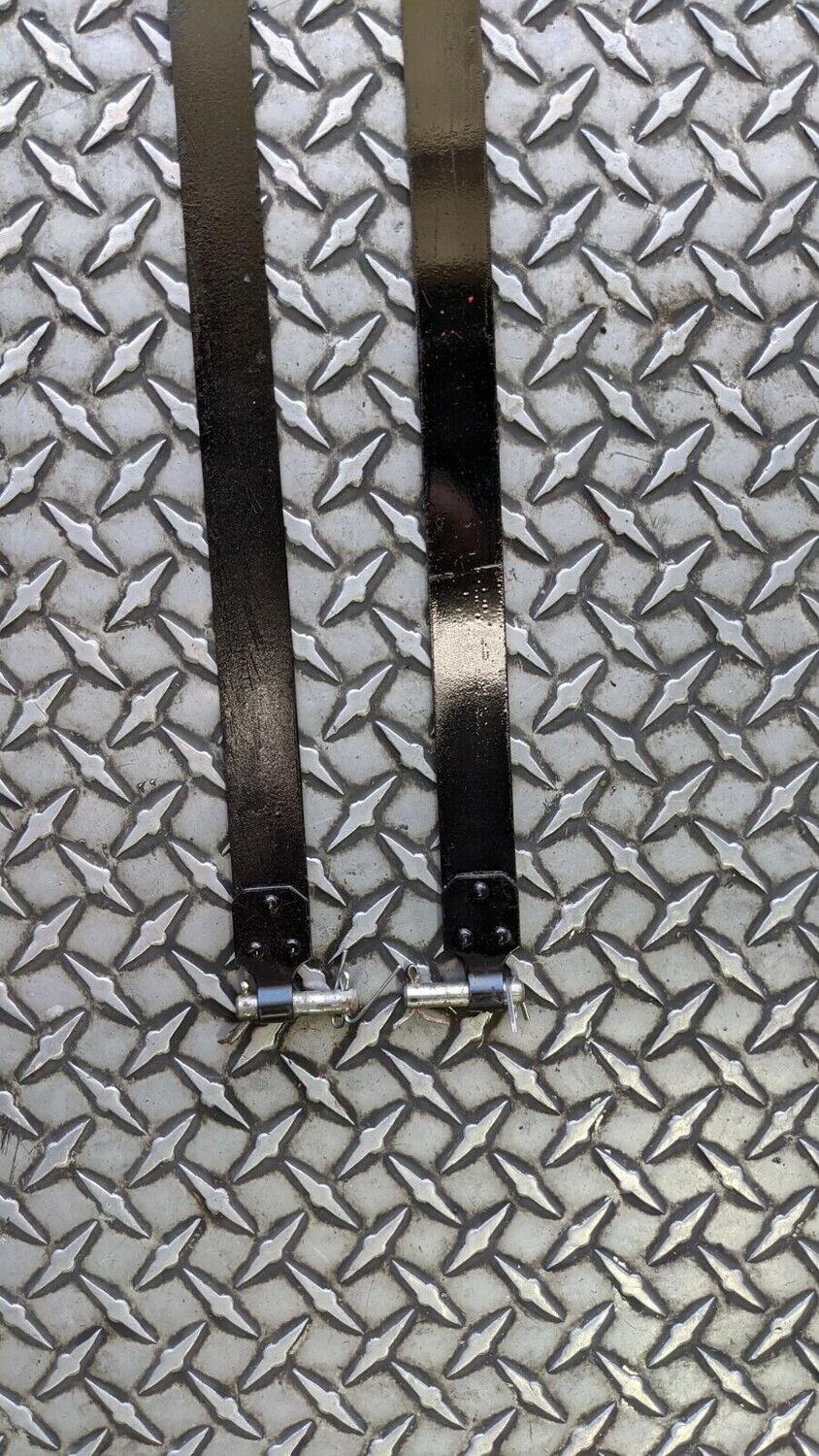 Ferrari 308 GTSi PART LHD FUEL GAS PERTOL TANK MOUNTING HOLDING STRAPS 110317