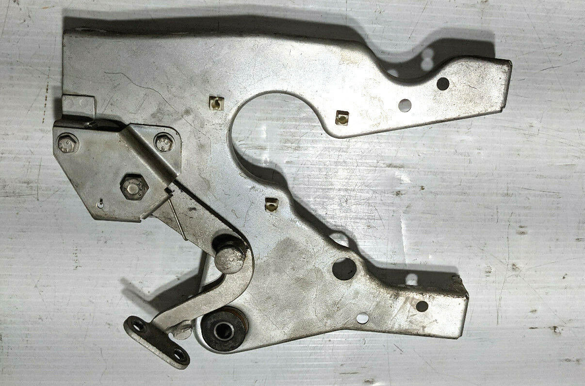 65 to 80 Rolls Royce Silver Shadow bonnet hood pul mechanism UB19811