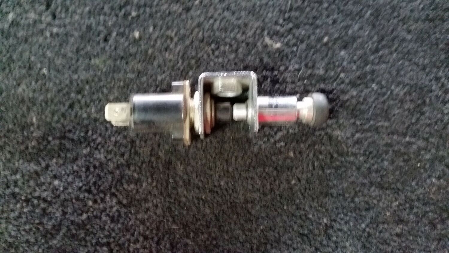76 1980 Rolls Royce Silver SHADOW WRAITH GLOVE COMPARTMENT light switch UB32562