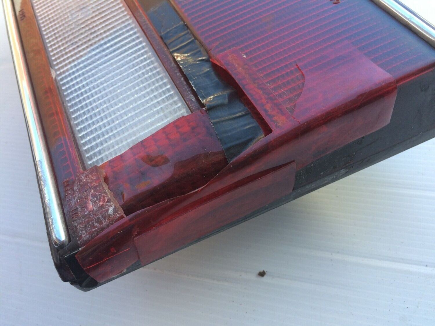 81-98 ROLLS ROYCE SILVER SPUR BENTLEY LEFT TAIL LIGHT INNER TRUNK LID UD22543