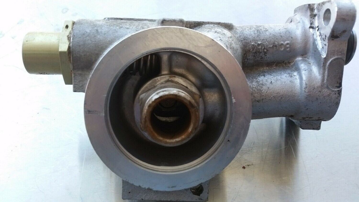 Rolls Royce Silver Spur Spirit BENTLEY TURBO R oil FILTER BASE STAND UE73238C