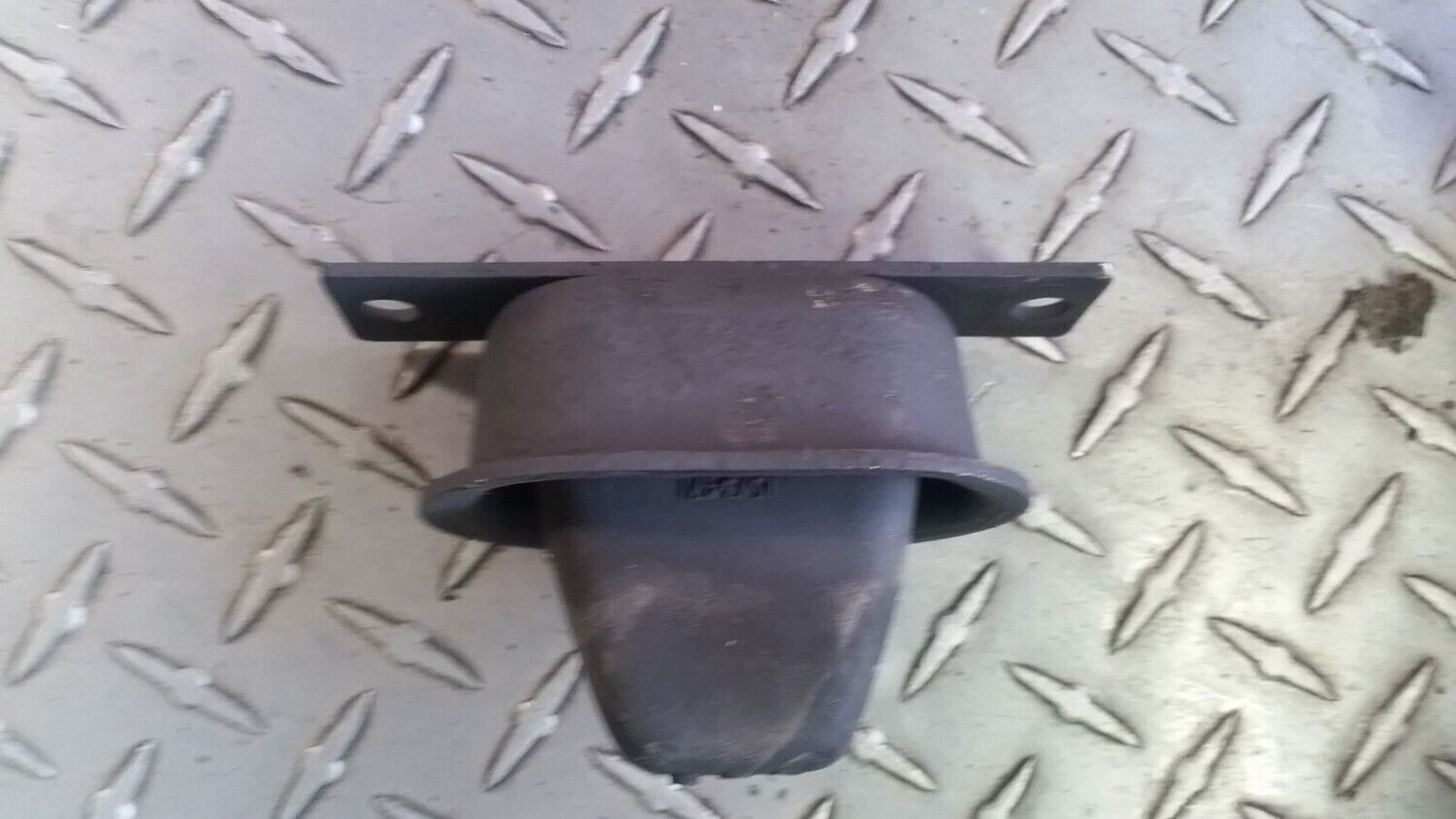 81 to 94 Rolls Royce Silver Spirit Spur Dawn rear SUSPENSION bump stop mount